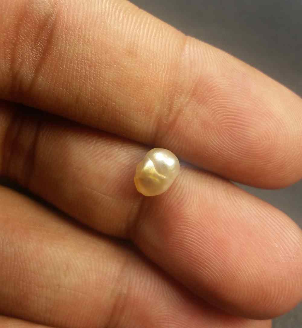 1.62 Carats Basra Pearl 7.49 x 5.48 x 5.07 mm
