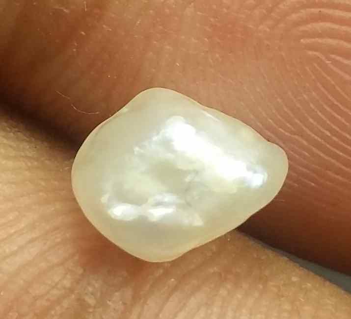 0.99 Carats Basra Pearl 7.08 x 5.67 x 3.53 mm