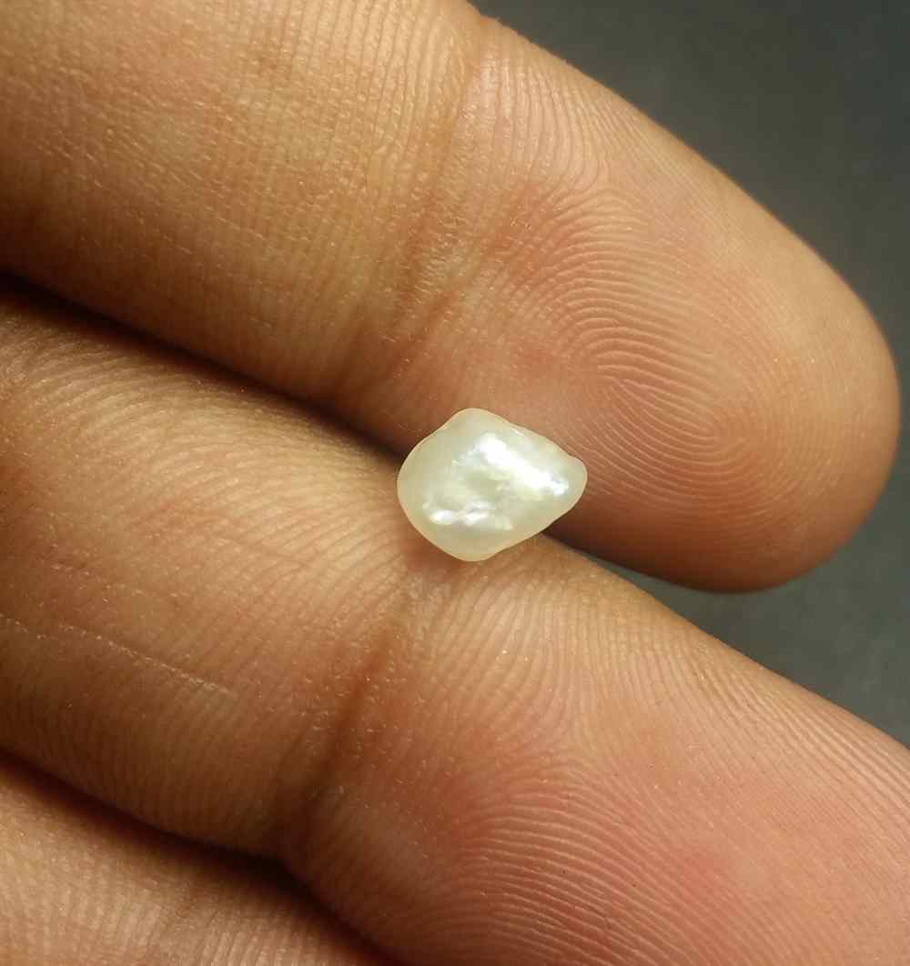 0.99 Carats Basra Pearl 7.08 x 5.67 x 3.53 mm