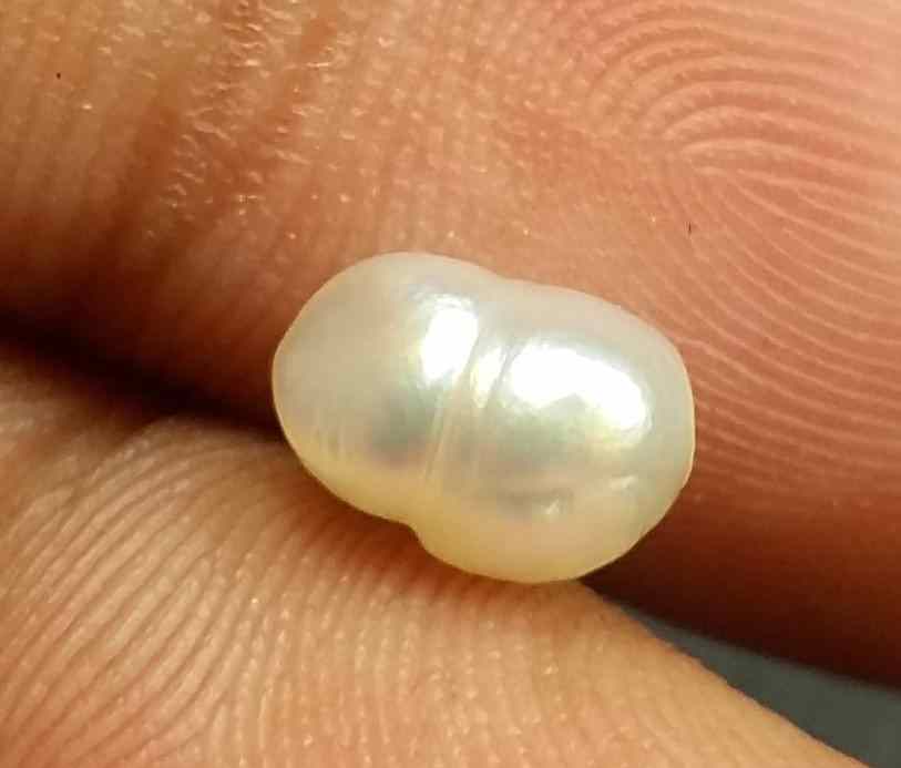 1.37 Carats Basra Pearl 7.19 x 5.13 x 4.90 mm