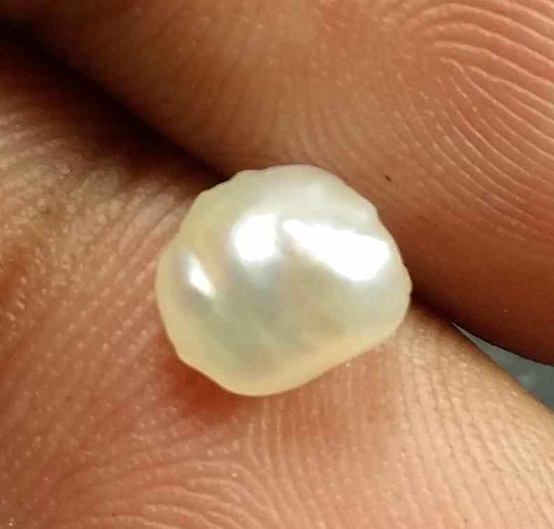 1.15 Carats Basra Pearl 6.88 x 5.78 x 4.34 mm