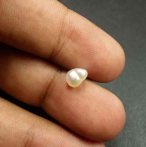 1.01 Carats Basra Pearl 5.38 x 5.16 x 4.77 mm