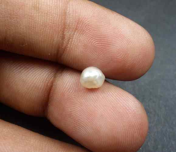 1.05 Carats Basra Pearl 6.81 x 5.44 x 4.33 mm