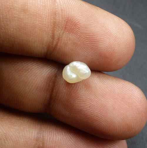 1.02 Carats Basra Pearl 5.81 x 5.18 x 4.42 mm