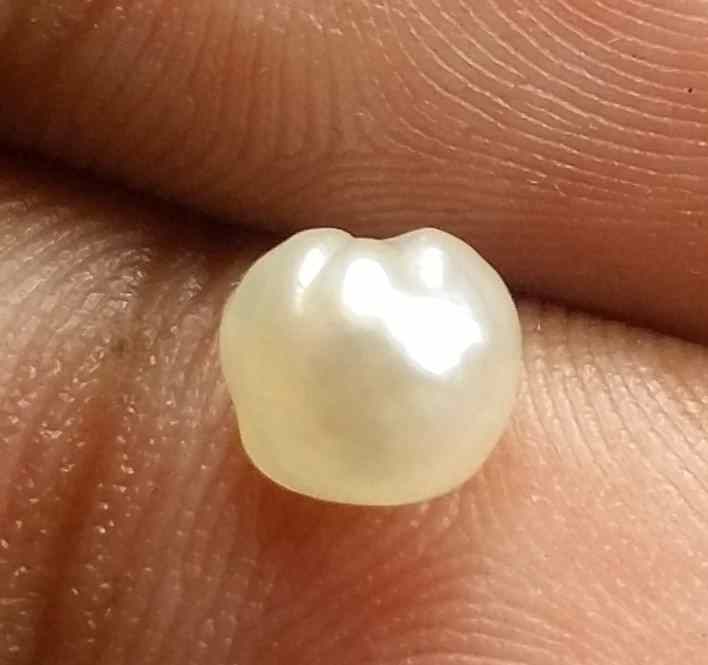 1.04 Carats Basra Pearl 6.41 x 4.83 x 4.12 mm