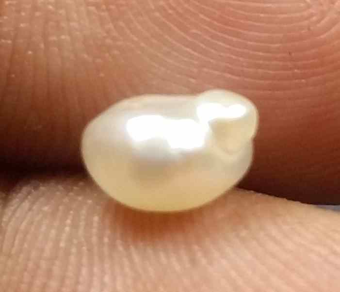 1.04 Carats Basra Pearl 5.71 x 5.31 x 4.37 mm