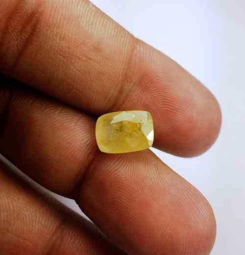 4.12 Carats Ceylon Yellow Sapphire 10.65 x 7.79 x 4.66 mm