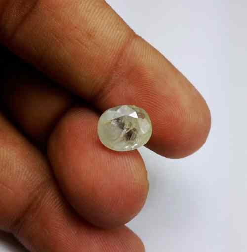3.96 Carats Ceylon White Sapphire 10.23 x 8.77 x 4.53 mm