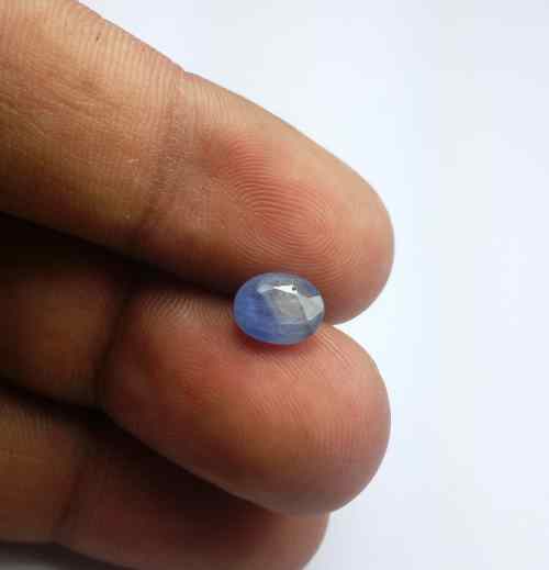 1.69 Carats Ceylon Blue Sapphire 7.76 x 6.24 x 3.71 mm