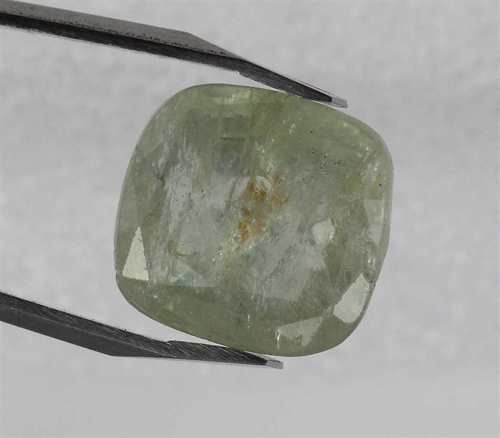 9.49 Carats Yellowish Green Sapphire 11.80 x 11.20 x 6.55 mm