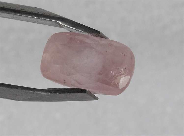 2.85 Carats Orangish Pink Sapphire 9.02 x 5.50 x 5.25 mm