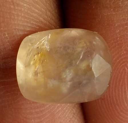 5.89 Carats Yellowish Orange Sapphire 10.60 x 8.40 x 6.70 mm