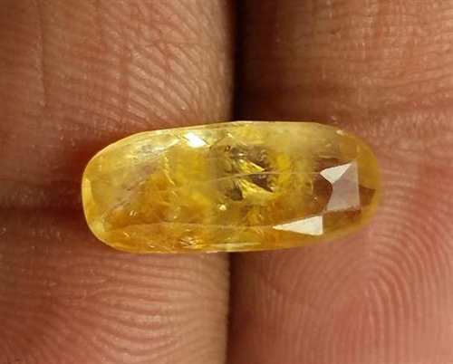 3.93 Carats Orangish Yellow Sapphire 13.93 x 6.14 x 4.82 mm