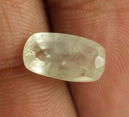 2.82 Carats White Sapphire 11.40 x 6.35 x 3.80 mm