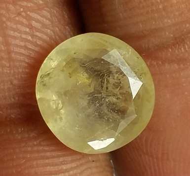 3.68 Carats Yellow Sapphire 9.05 x 8.72 x 4.50 mm