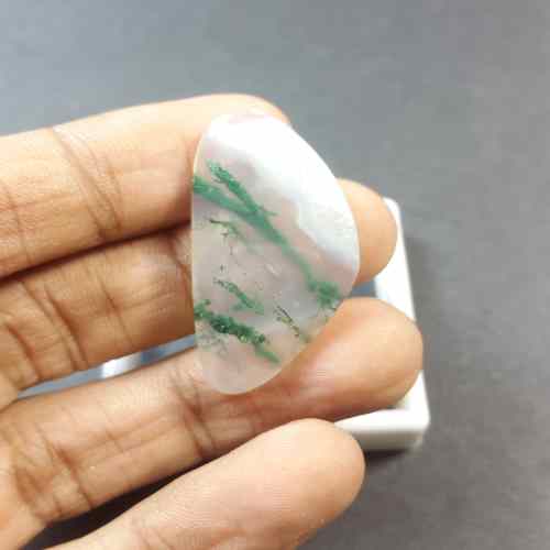 21.1 Carats Moss Agate 35.28 x 17.22 x 4.07 mm