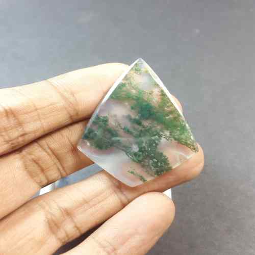 28 Carats Moss Agate 39.45 x 32.45 x 3.17 mm