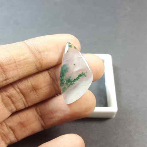 12.81 Carats Moss Agate 29.92 x 14.08 x 4.04 mm