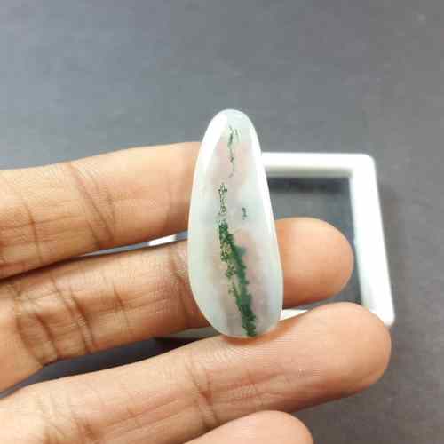 18.41 Carats Moss Agate 38.04 x 12.65 x 4.20 mm