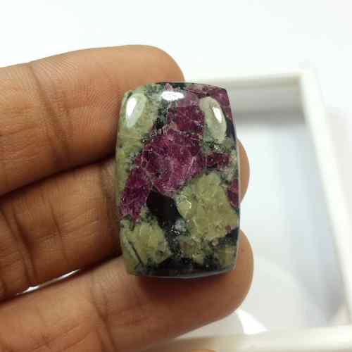 33.68 Carats Natural Eudialyte 27.15 x 19.57 x 5.20 mm