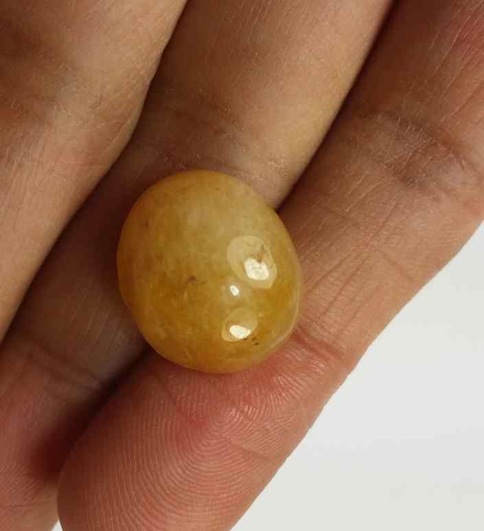15.59 Carats Padparadscha Sapphire 15.74 x 13.71 x 7.83 mm