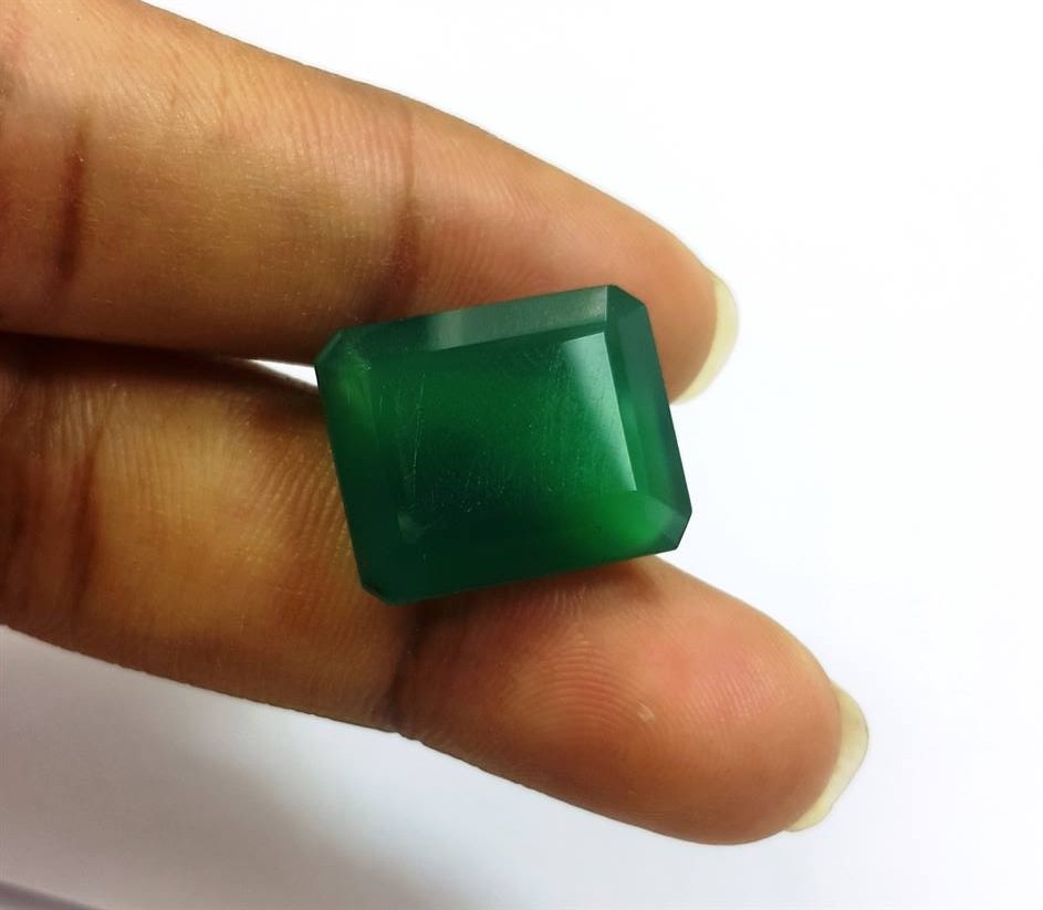 10.77 Carats Green Onyx 15.60 x 12.21 x 6.94 mm