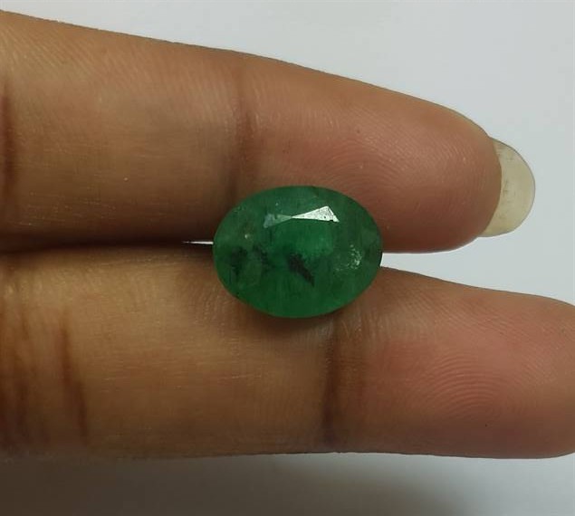 4.19 Carats Colombian Emerald 12.54 x 10.25 x 4.47 mm