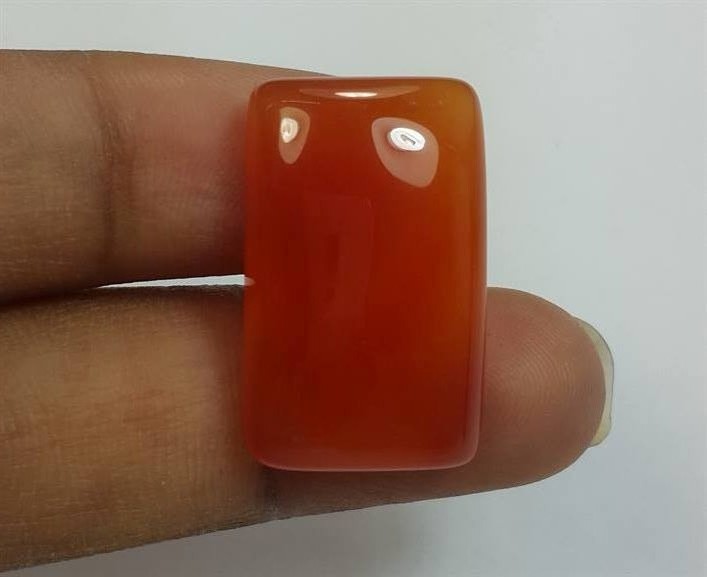 18.52 Carats Orange Chalcedony 22.73 x 13.95 x 5.96 mm
