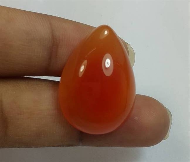 24.52 Carats Orange Chalcedony 24.49 x 17.36 x 8.10 mm