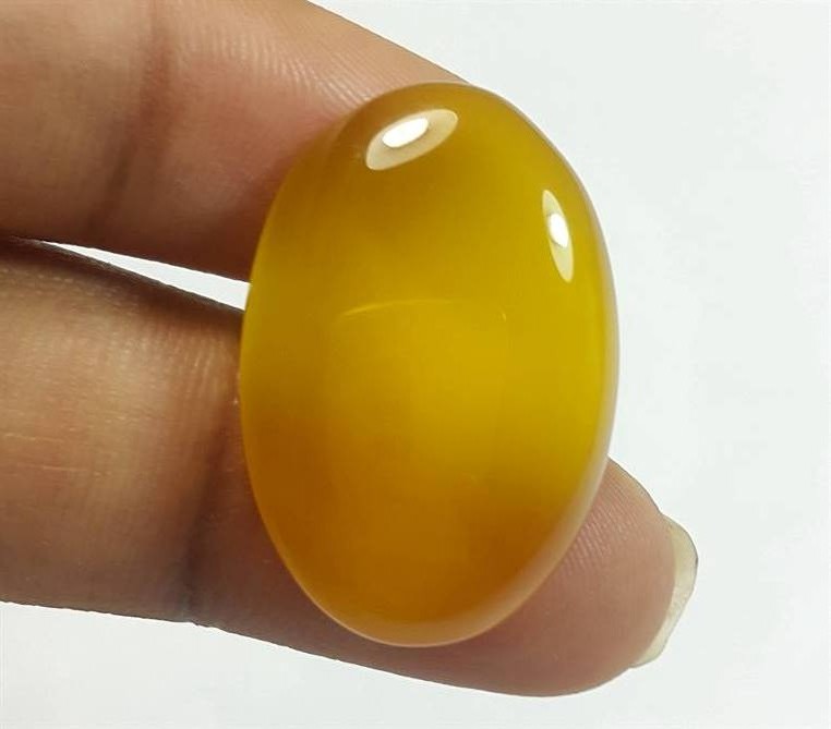 18.57 Carats Yellow Chalcedony 24.50 x 16.37 x 5.58 mm