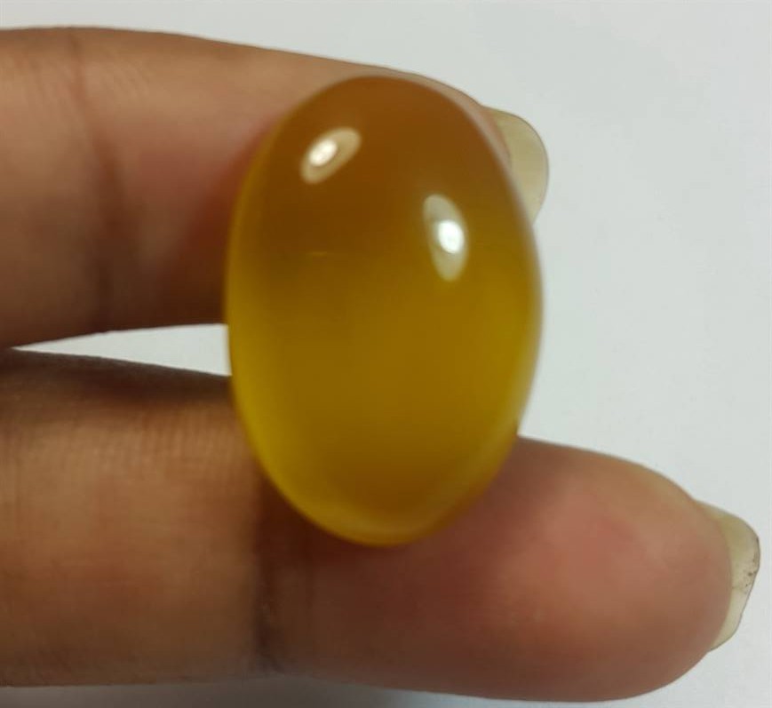 15.45 Carats Yellow Chalcedony 21.03 x 14.36 x 6.51 mm