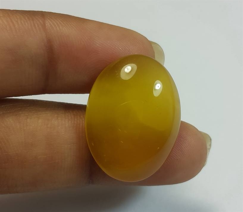 16.44 Carats Yellow Chalcedony 21.91 x 16.43 x 6.02 mm