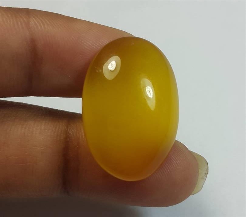16.27 Carats Yellow Chalcedony 23.01 x 15.92 x 5.81 mm