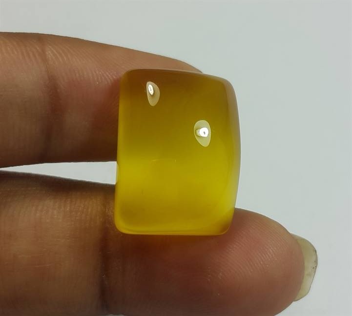 14.47 Carats Yellow Chalcedony 17.40 x 12.99 x 6.66 mm