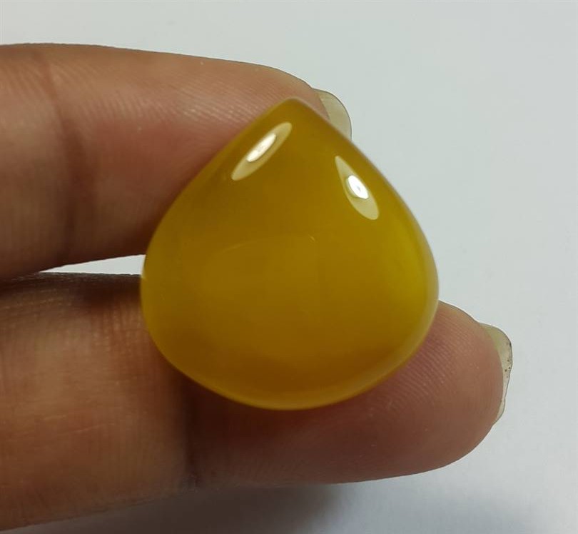 16.63 Carats Yellow Chalcedony 19.58 x 18.87 x 6.05 mm