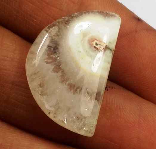 13.73 Carats Solar Eye 21.84 X 14.10 X 5.40 mm