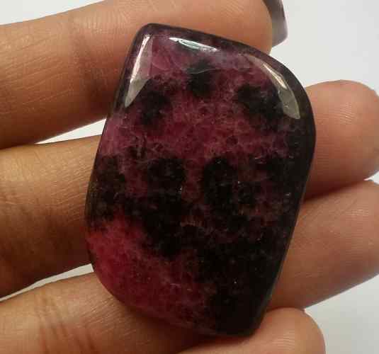61.47 Carats Rhodonite  33.59 X 24.59 X 5.67 mm