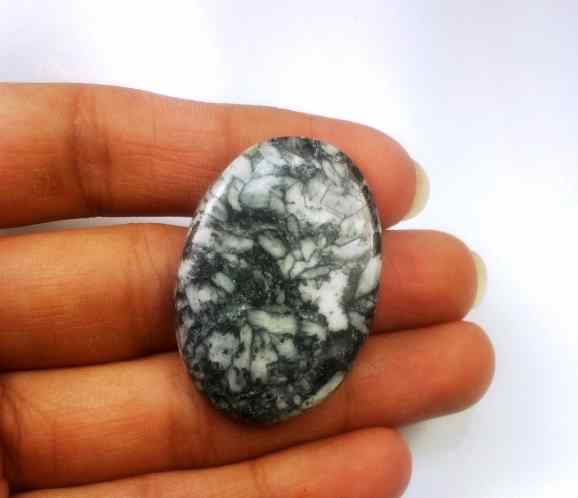 43.17 Carats Pinolith 35.89 X 24.82 X 4.89 mm