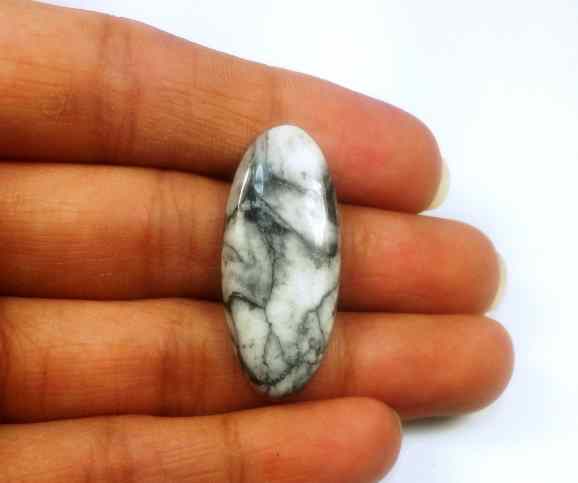 19.22 Carats Pinolith 32.21 X 14.28 X 4.47 mm