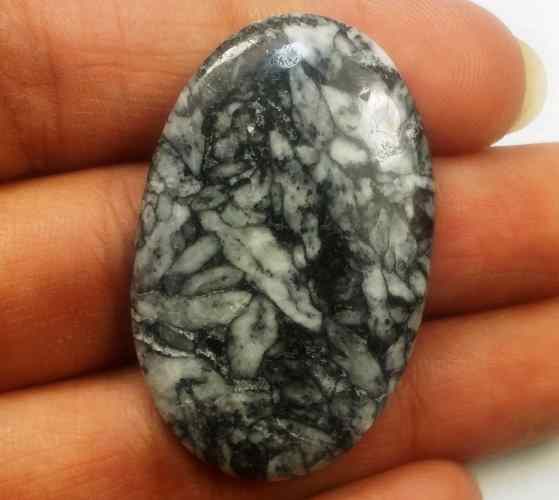 35.17 Carats Pinolith 37.88 X 24.25 X 4.14 mm