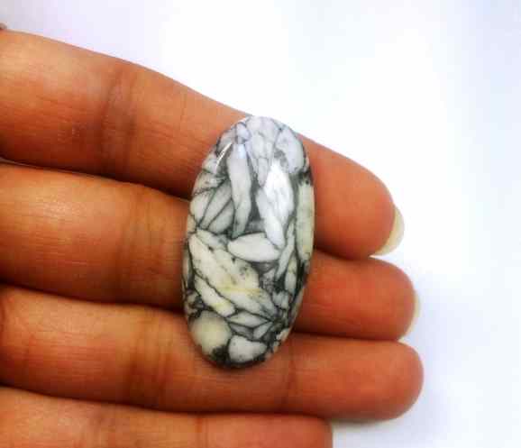 28.52 Carats Pinolith 35.12 X 17.98 X 4.95 mm