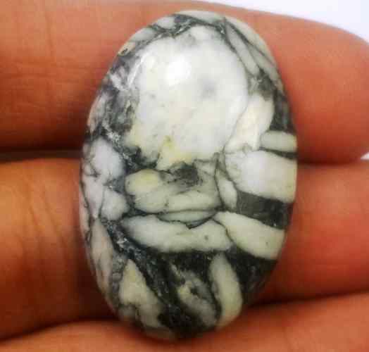 28.37 Carats Pinolith 30.54 X 20.22 X 5.21 mm