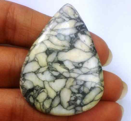 50.47 Carats Pinolith 43.91 X 32.83 X 4.52 mm