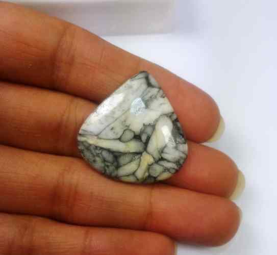 25.57 Carats Pinolith 27.18 X 26.28 X 4.57 mm