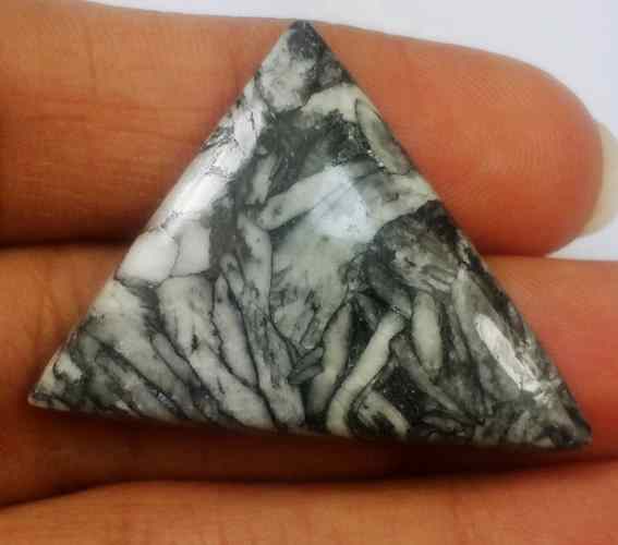 22.77 Carats Pinolith 29.50 X 25.53 X 4.14 mm