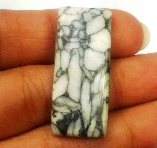 21.37 Carats Pinolith 32.90 X 14.12 X 3.94 mm