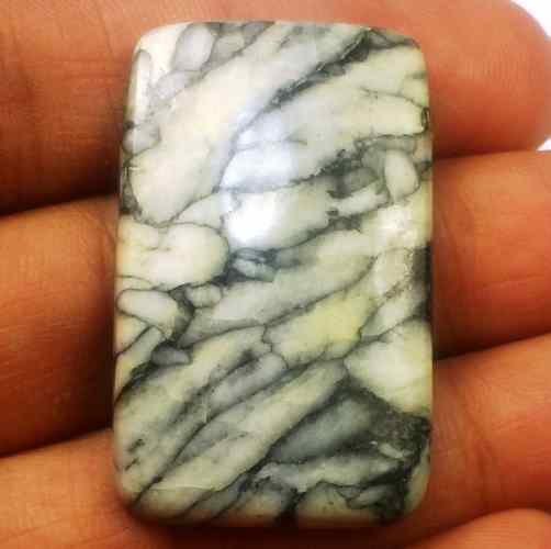 46.67 Carats Pinolith 34.50 X 21.57 X 5.29 mm