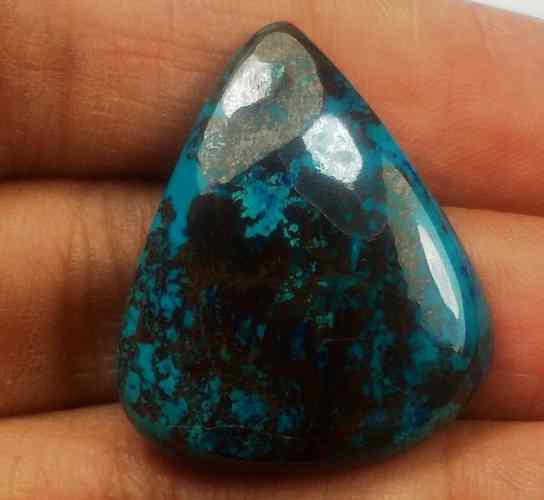 30.32 Carats Azurite 27.60 X 22.88 X 5.46 mm