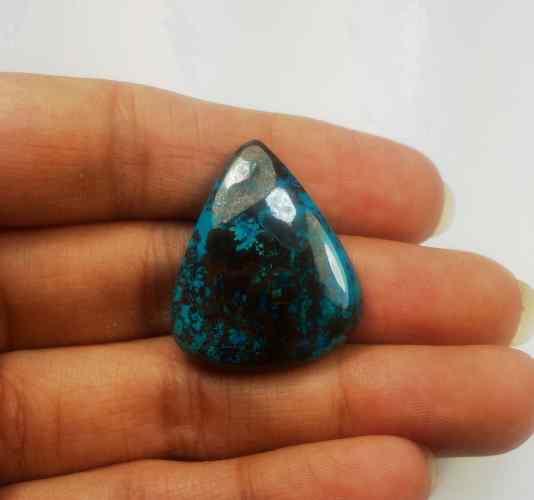 30.32 Carats Azurite 27.60 X 22.88 X 5.46 mm