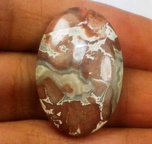26.17 Carats Laguna Lace 42.44 X 28.75 X 3.81 mm